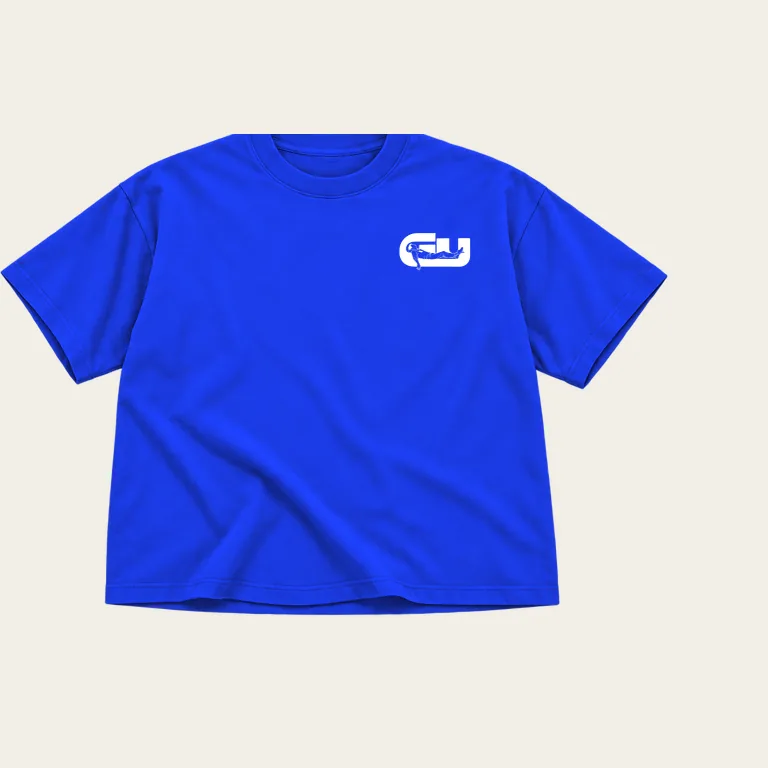 T-shirt, framsida på blåkopia underlag med GerUpp-märket. Digital produktförhandsvisning.
